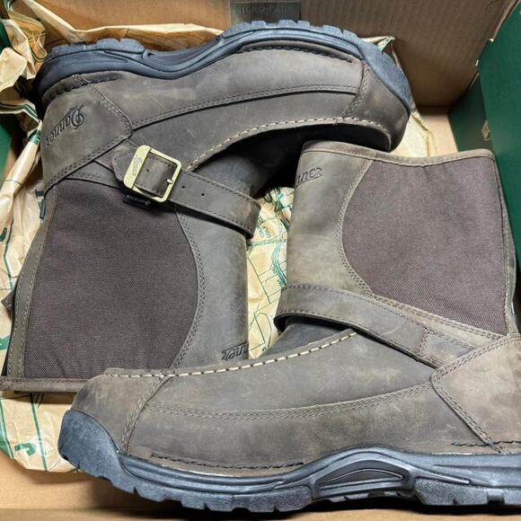 Danner brown leather gore tex boots - size 9 mens